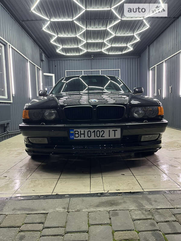 Bmw 7 series (1999)
