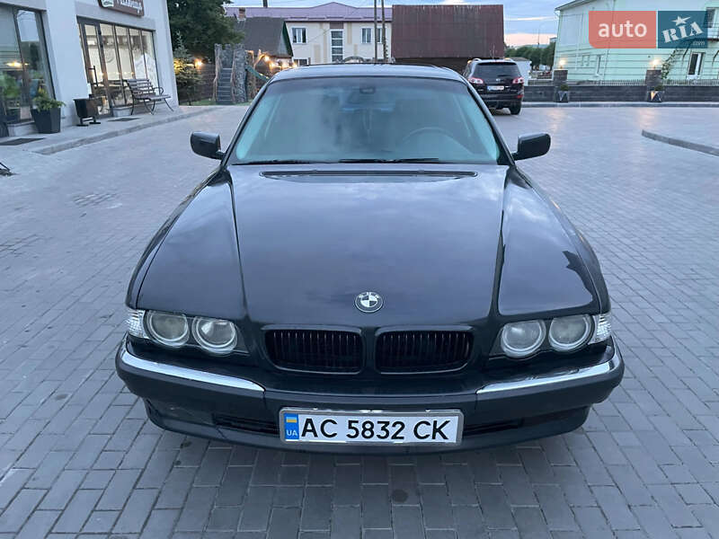 Bmw 7 series (1999)
