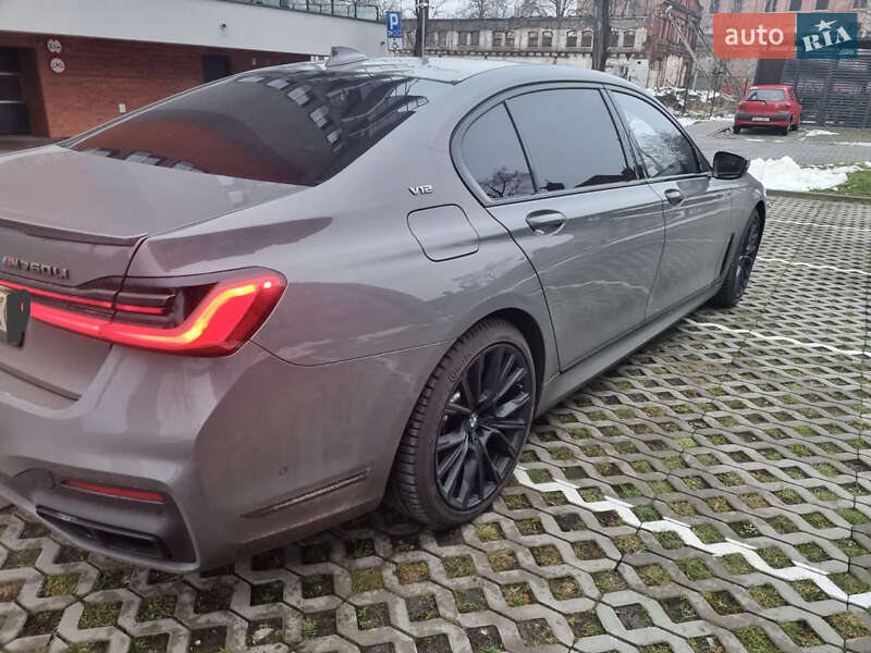 Bmw M760li (2021)