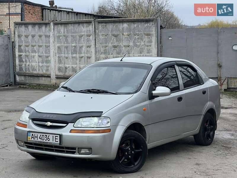 Chevrolet Aveo (2004)
