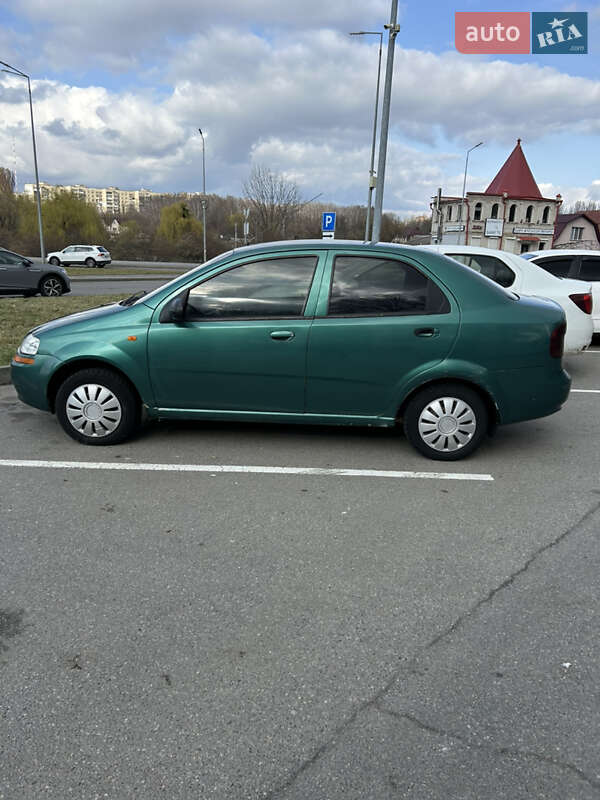 Chevrolet Aveo (2004)