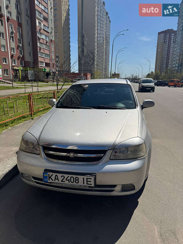 Chevrolet Lacetti (2005)
