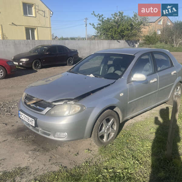 Chevrolet Lacetti (2005)
