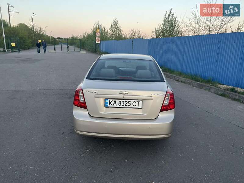 Chevrolet Lacetti (2010)
