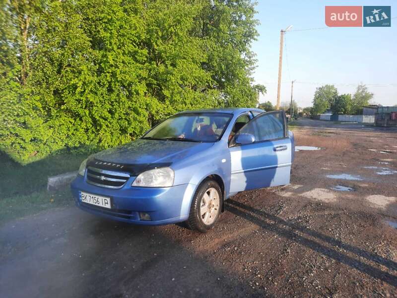 Chevrolet Lacetti (2005)