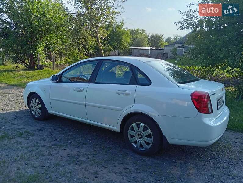 Chevrolet Lacetti (2012)