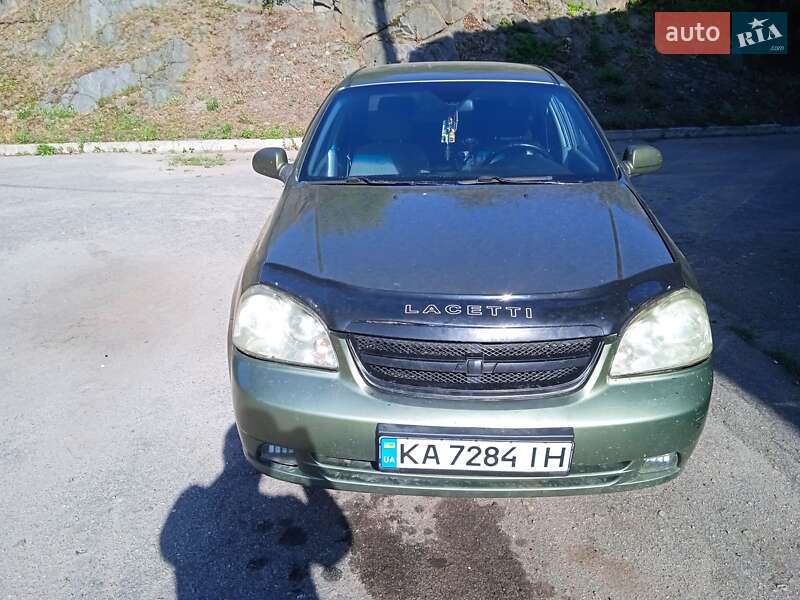 Chevrolet Lacetti (2005)