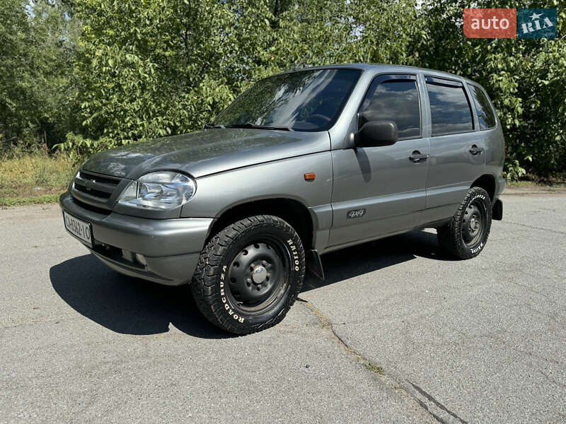 Chevrolet Niva (2004)