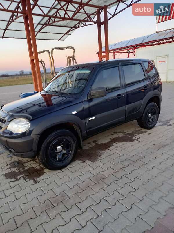 Chevrolet Niva (2013)