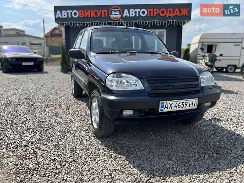 Chevrolet Niva (2004)
