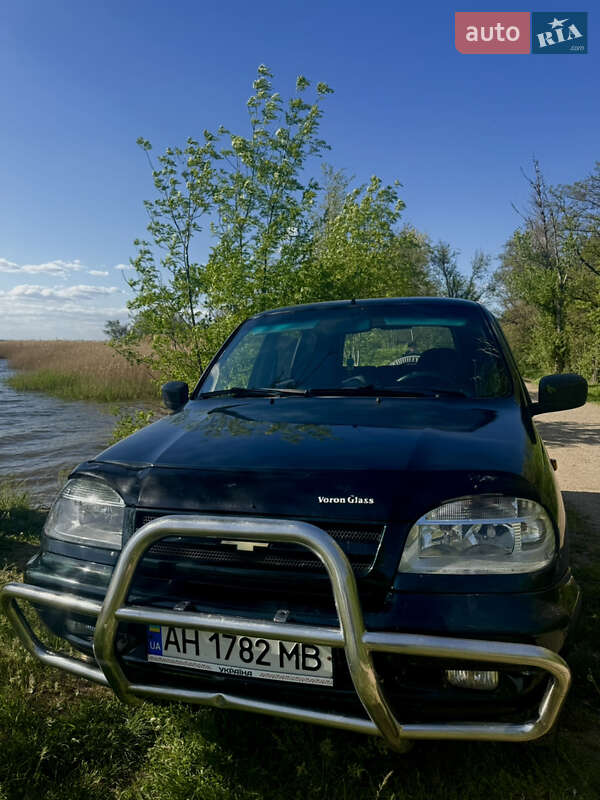 Chevrolet Niva (2005)