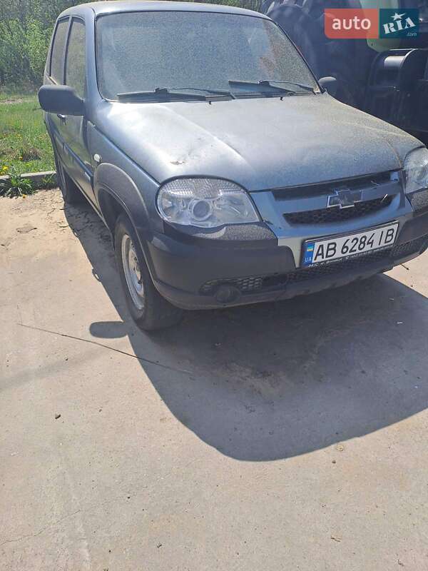 Chevrolet Niva (2011)