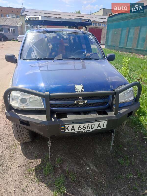Chevrolet Niva (2007)