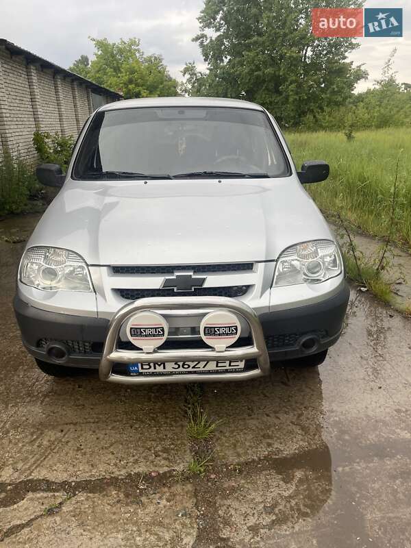 Chevrolet Niva (2011)