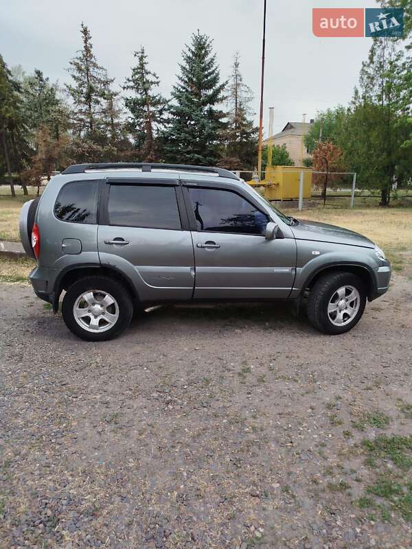 Chevrolet Niva (2011)