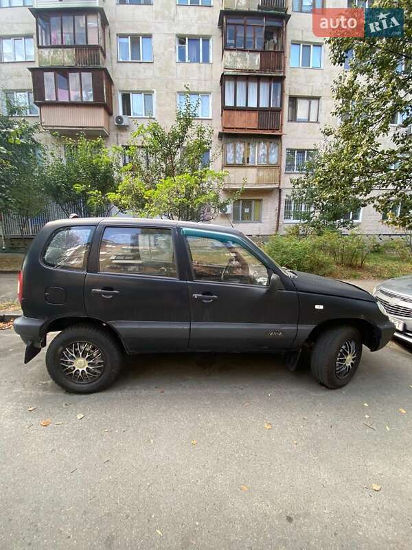 Chevrolet Niva (2006)