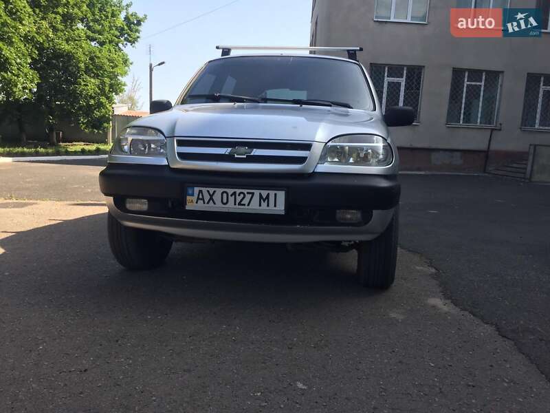 Chevrolet Niva (2005)