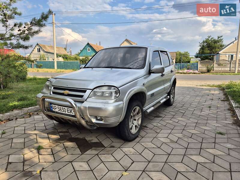 Chevrolet Niva (2004)