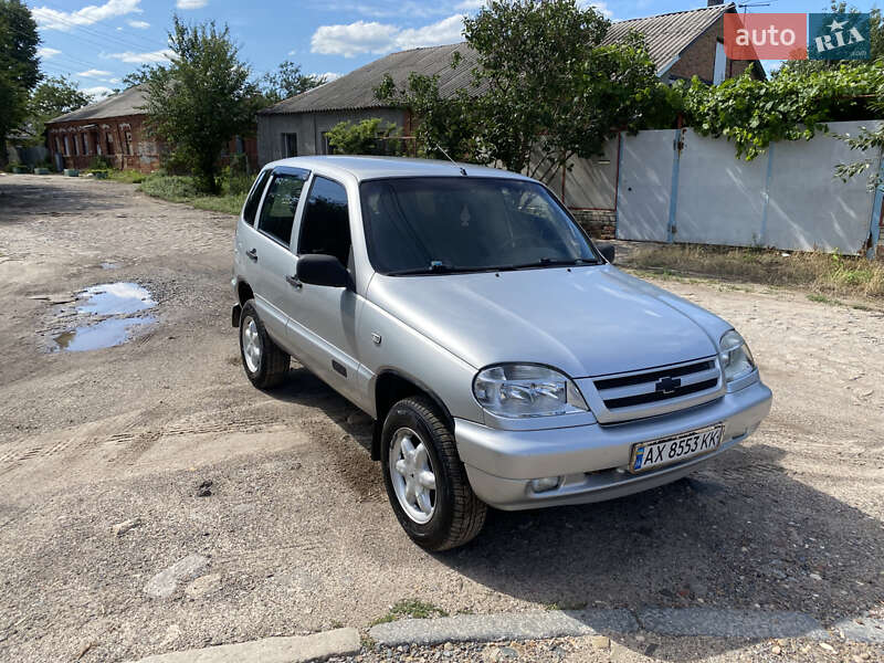Chevrolet Niva (2006)