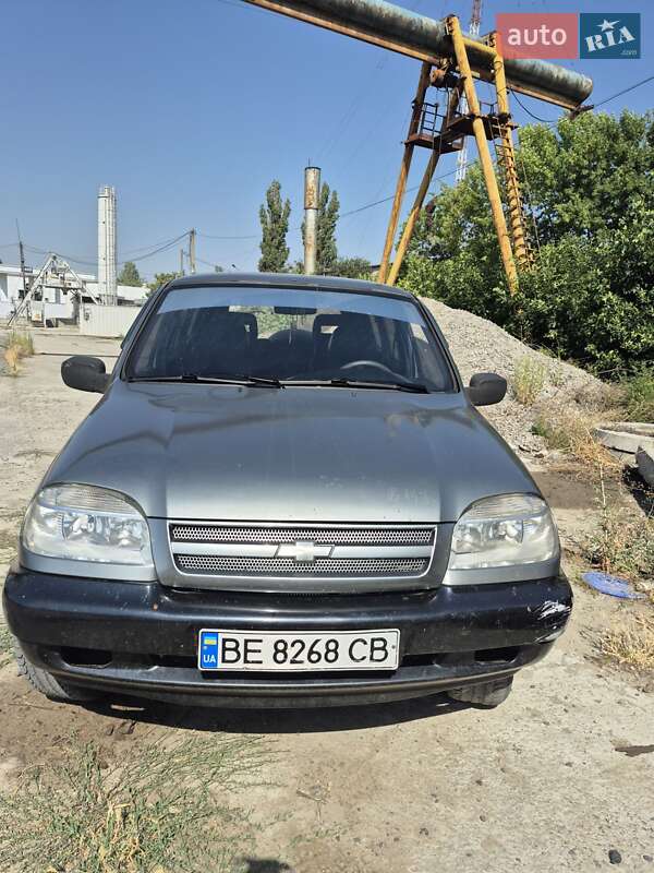 Chevrolet Niva (2007)