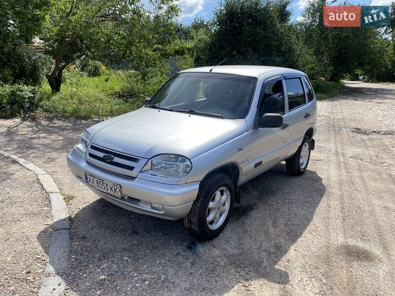 Chevrolet Niva (2006)