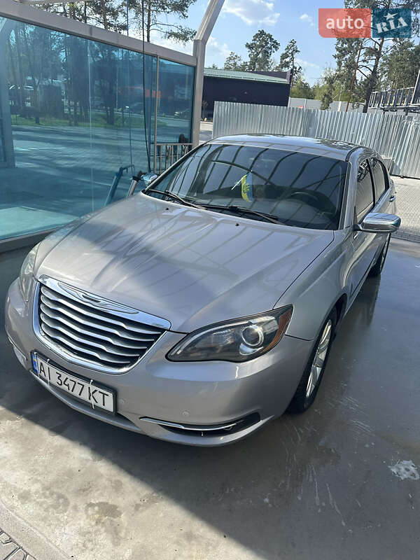 Chrysler 200 (2013)