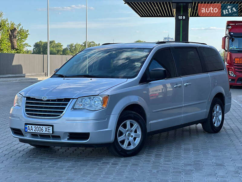 Chrysler Grand voyager (2010)
