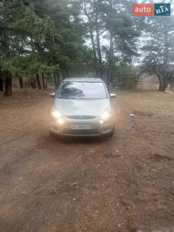 Ford C-max (2008)
