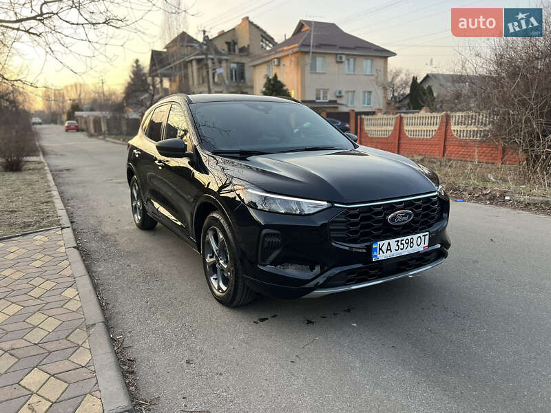 Ford Escape (2023)