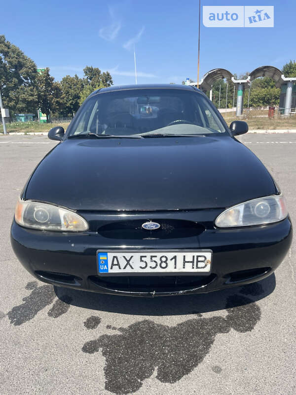 Ford Escort (1999)