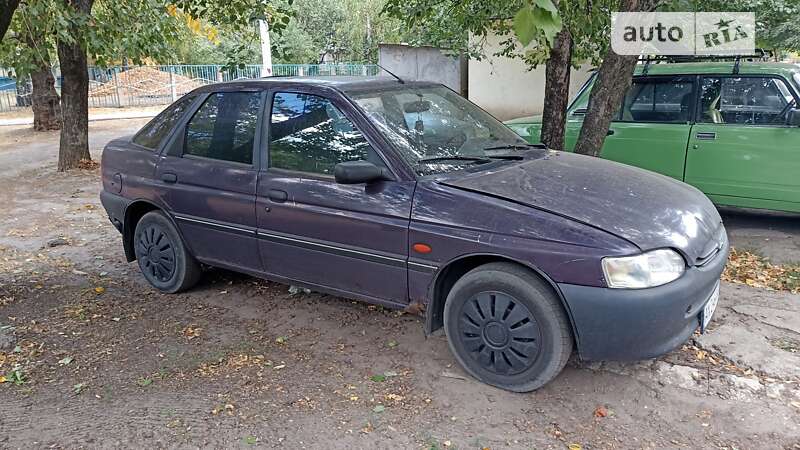 Ford Escort (1996)