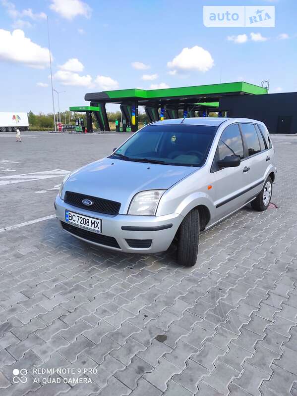 Ford Fusion (2005)
