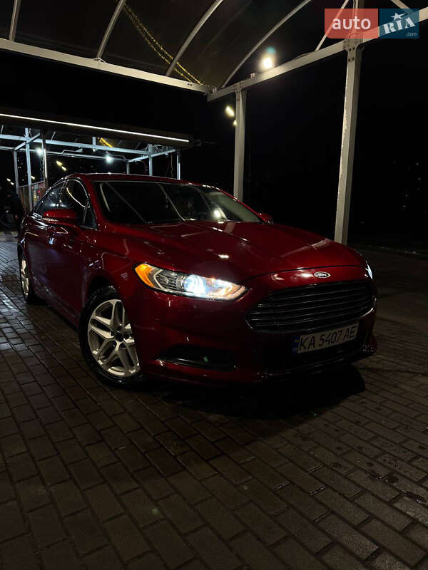 Ford Fusion (2015)