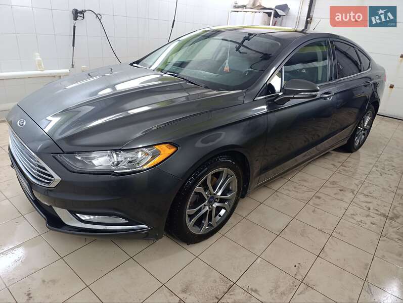 Ford Fusion (2016)