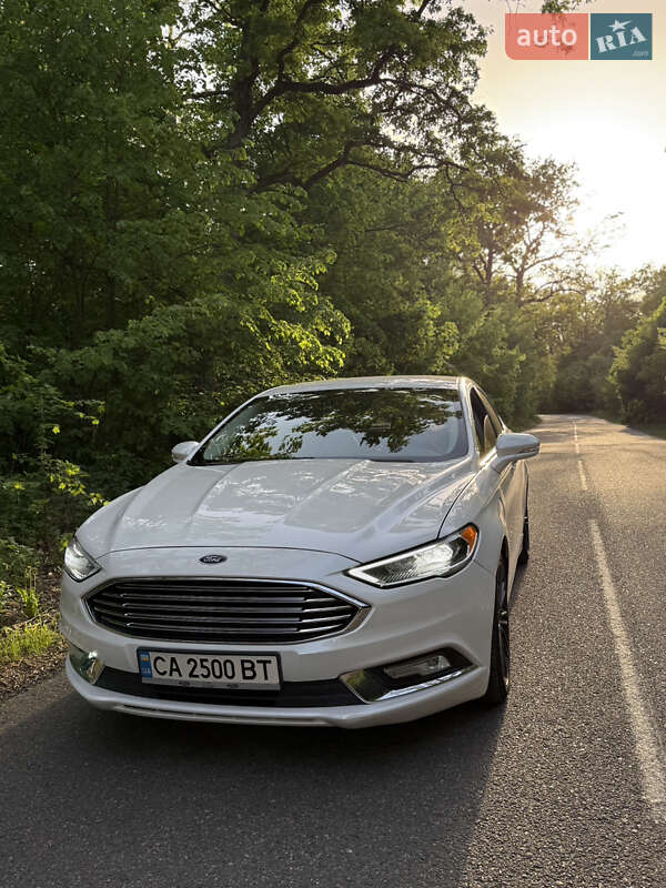 Ford Fusion (2016)