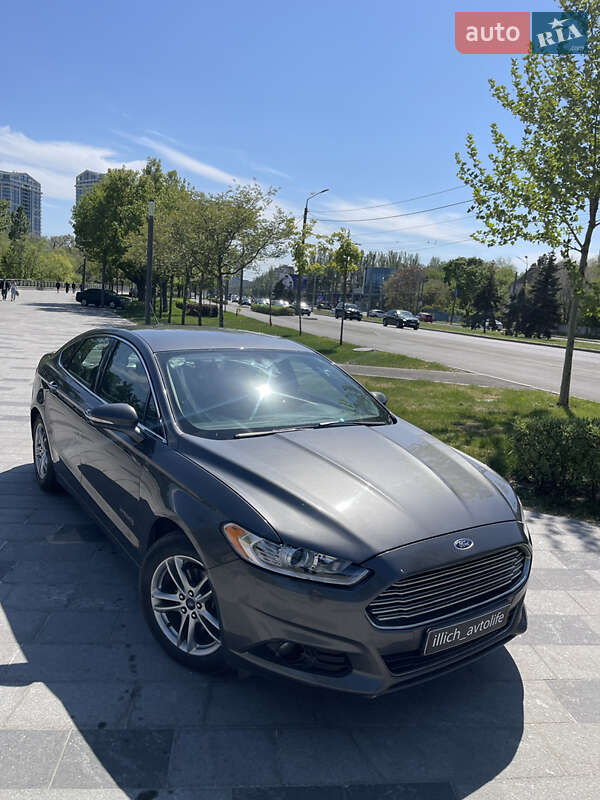 Ford Fusion (2015)