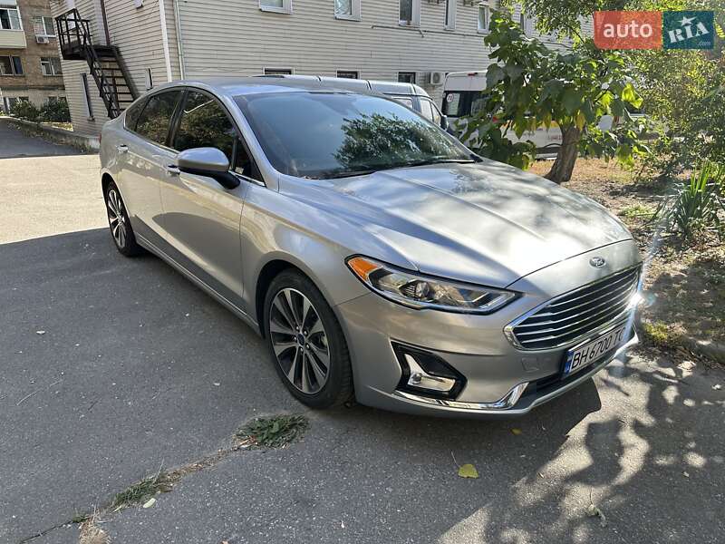 Ford Fusion (2020)