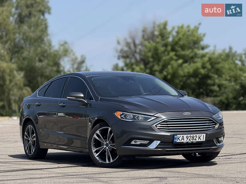 Ford Fusion (2016)