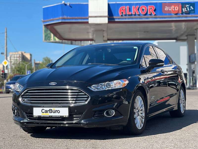 Ford Fusion (2013)