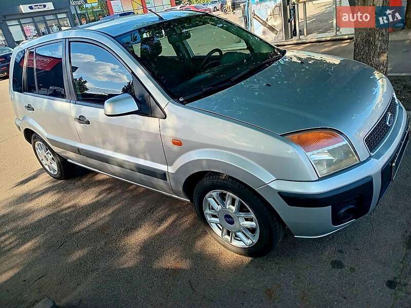 Ford Fusion (2008)