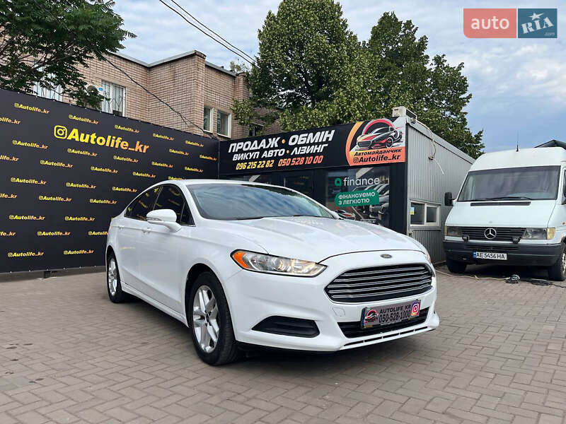 Ford Fusion (2016)