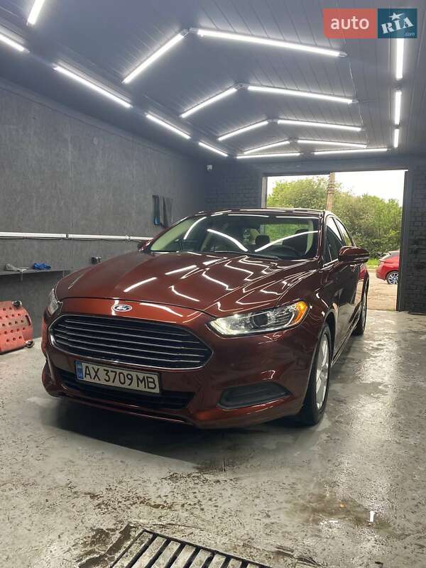 Ford Fusion (2015)