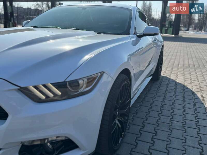 Ford Mustang (2016)