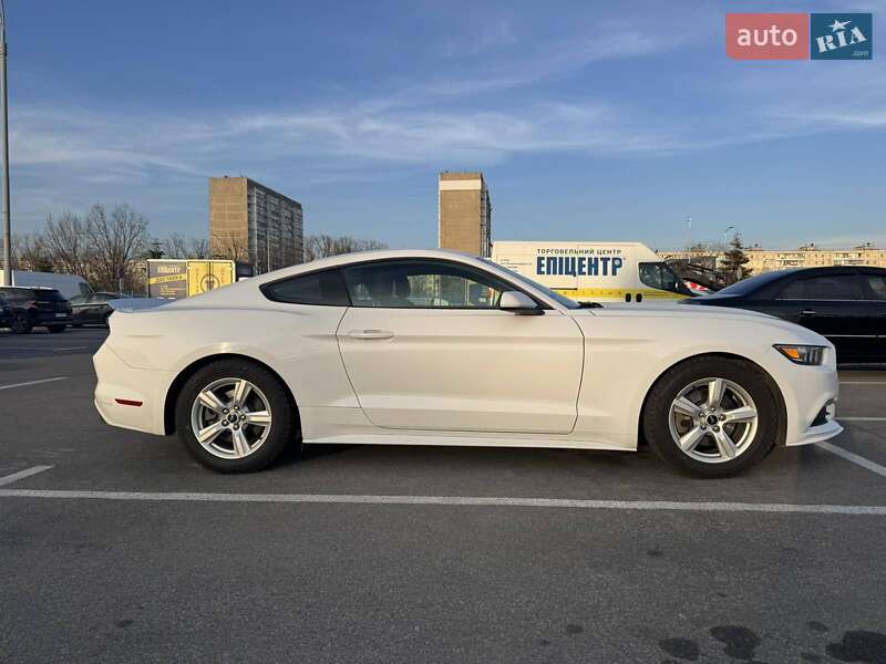 Ford Mustang (2016)