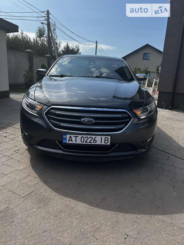 Ford Taurus (2019)