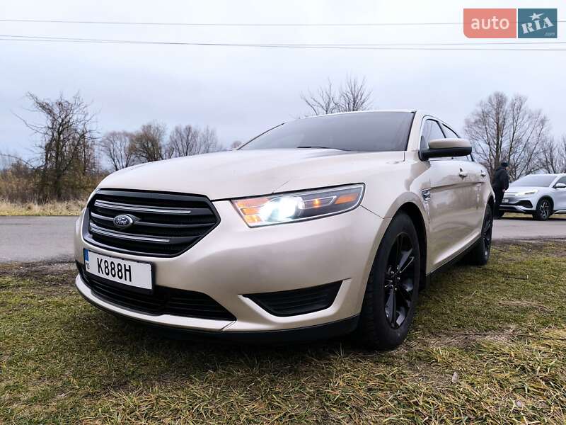 Ford Taurus (2017)
