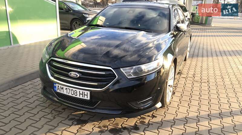 Ford Taurus (2014)