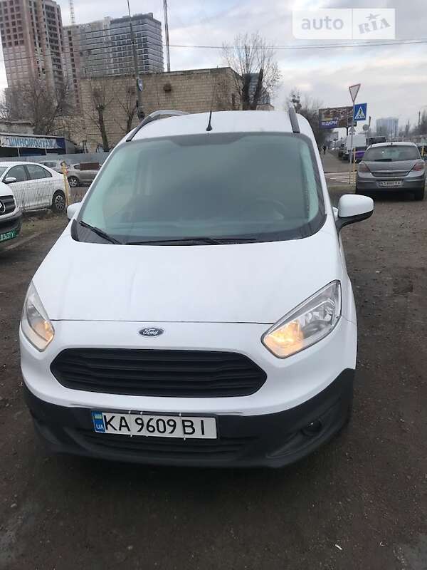 Ford Transit courier (2016)