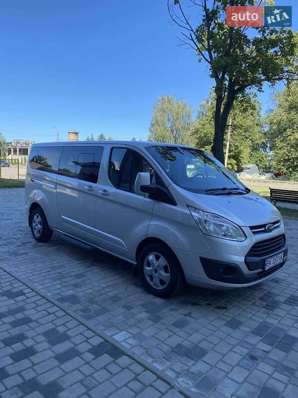 Ford Tourneo custom (2017)