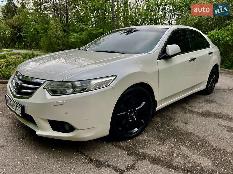 Honda Accord (2011)